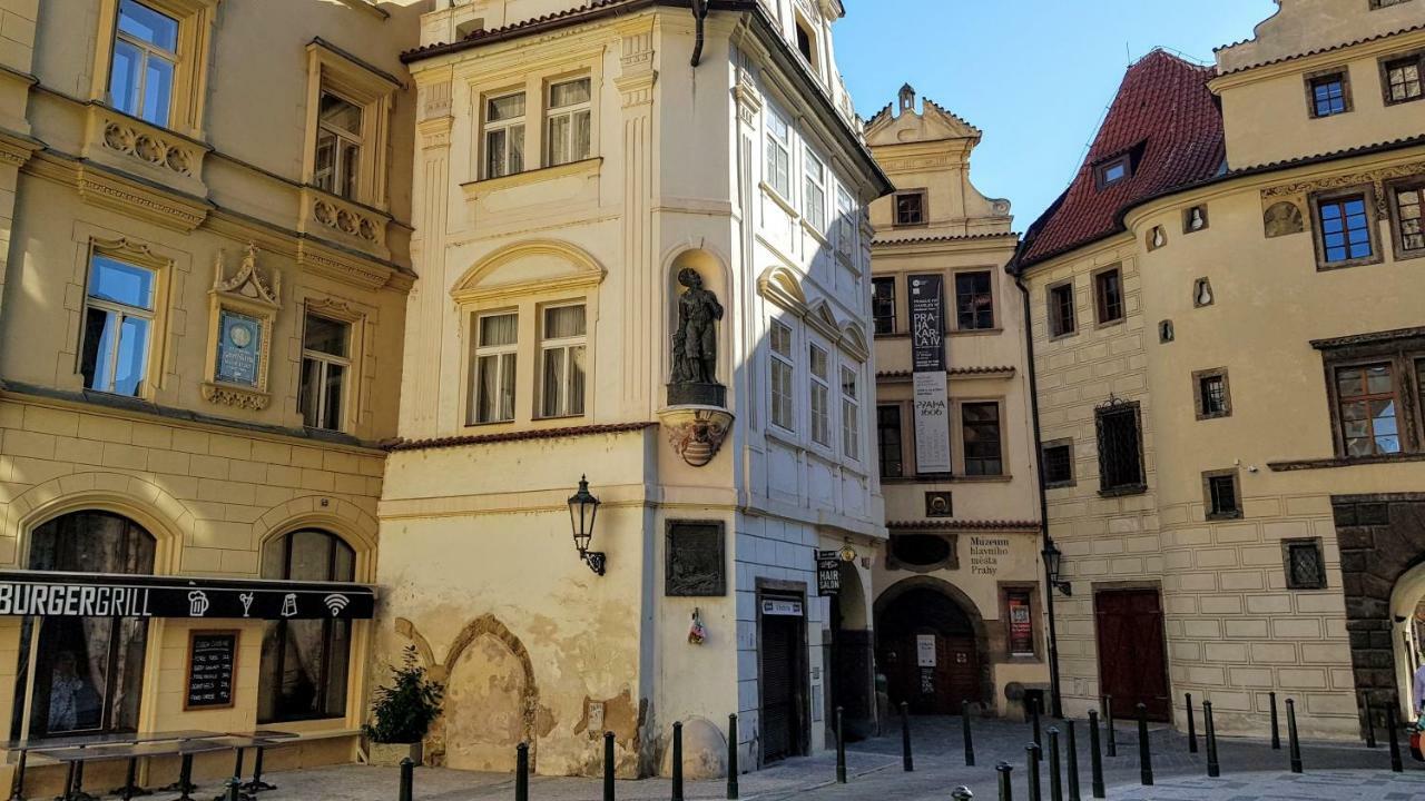 Tynska 7 * Praha