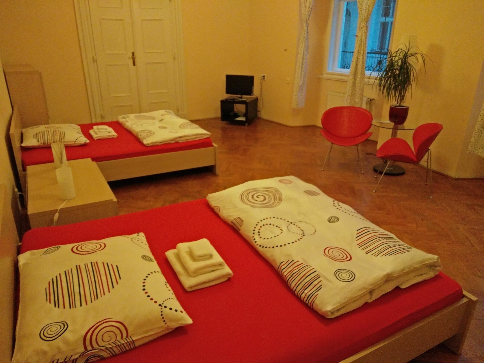 Tynska 7 * Praha